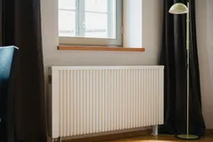 Radiateur sous une fenêtre
