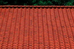Toiture en tuiles rouges